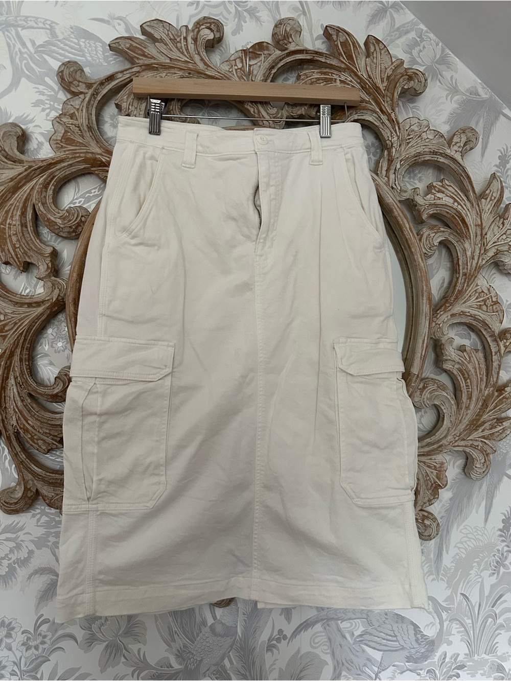 Aritzia TNA Cream Cargo  Skirt